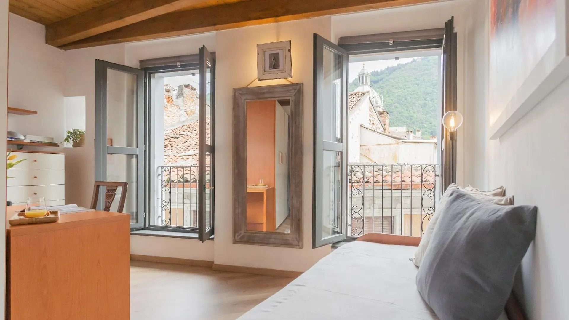 Apartment Luini 7 By Rent All Como