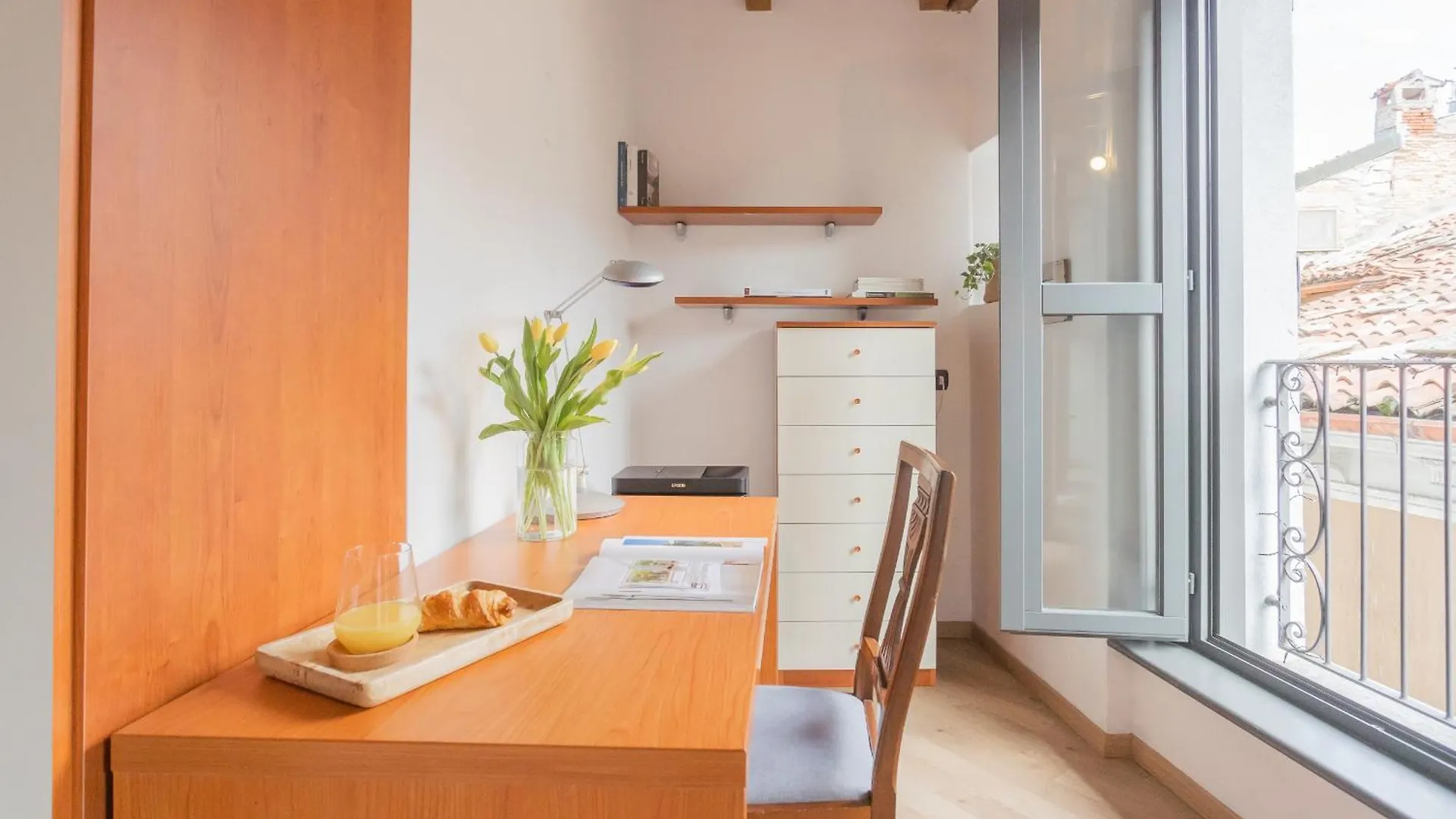 Luini 7 By Rent All Como Apartment