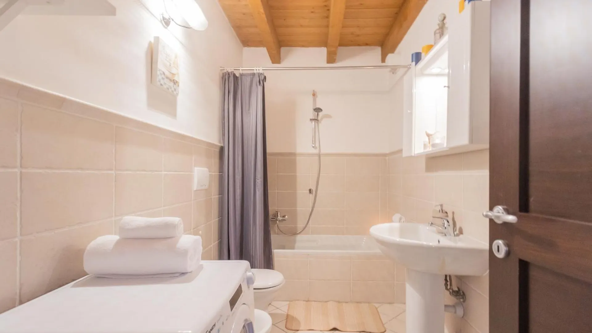 Luini 7 By Rent All Como Apartment