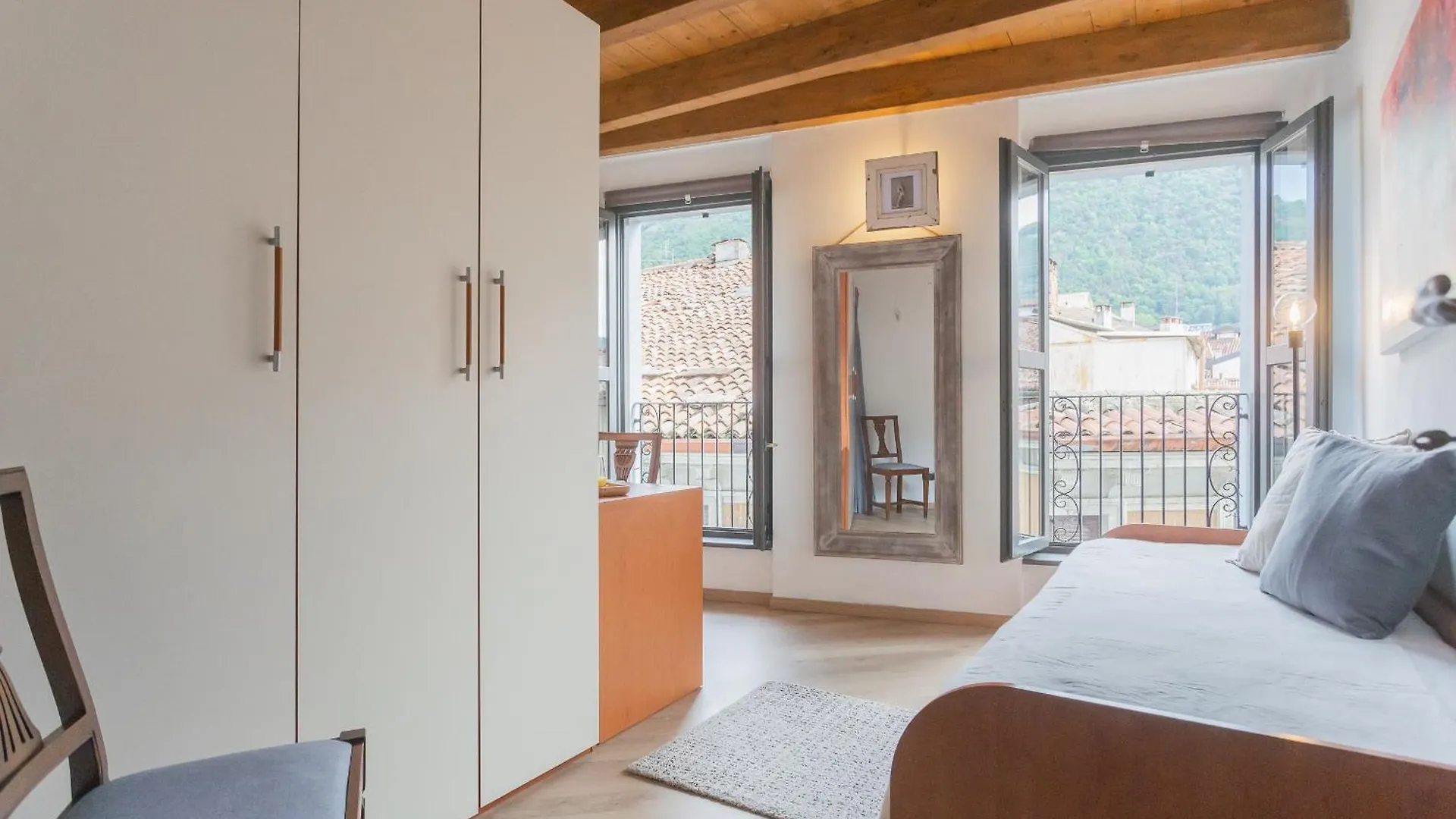 Luini 7 By Rent All Como